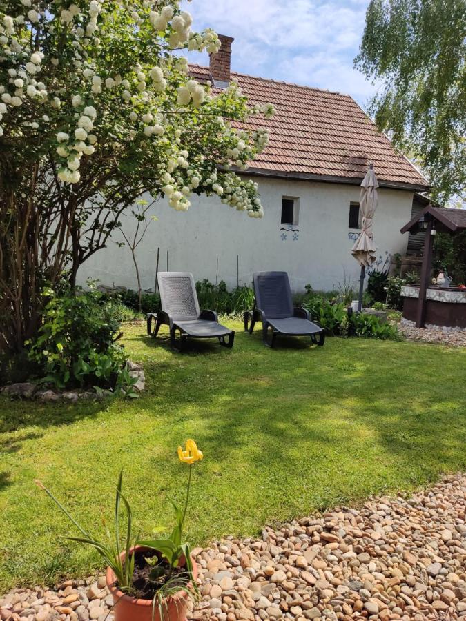 Lovely Cottage Home Velence Extérieur photo