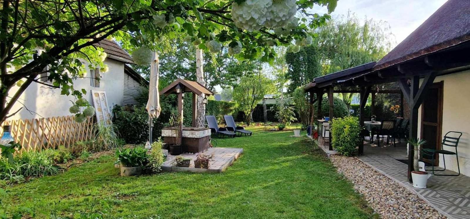 Lovely Cottage Home Velence Extérieur photo